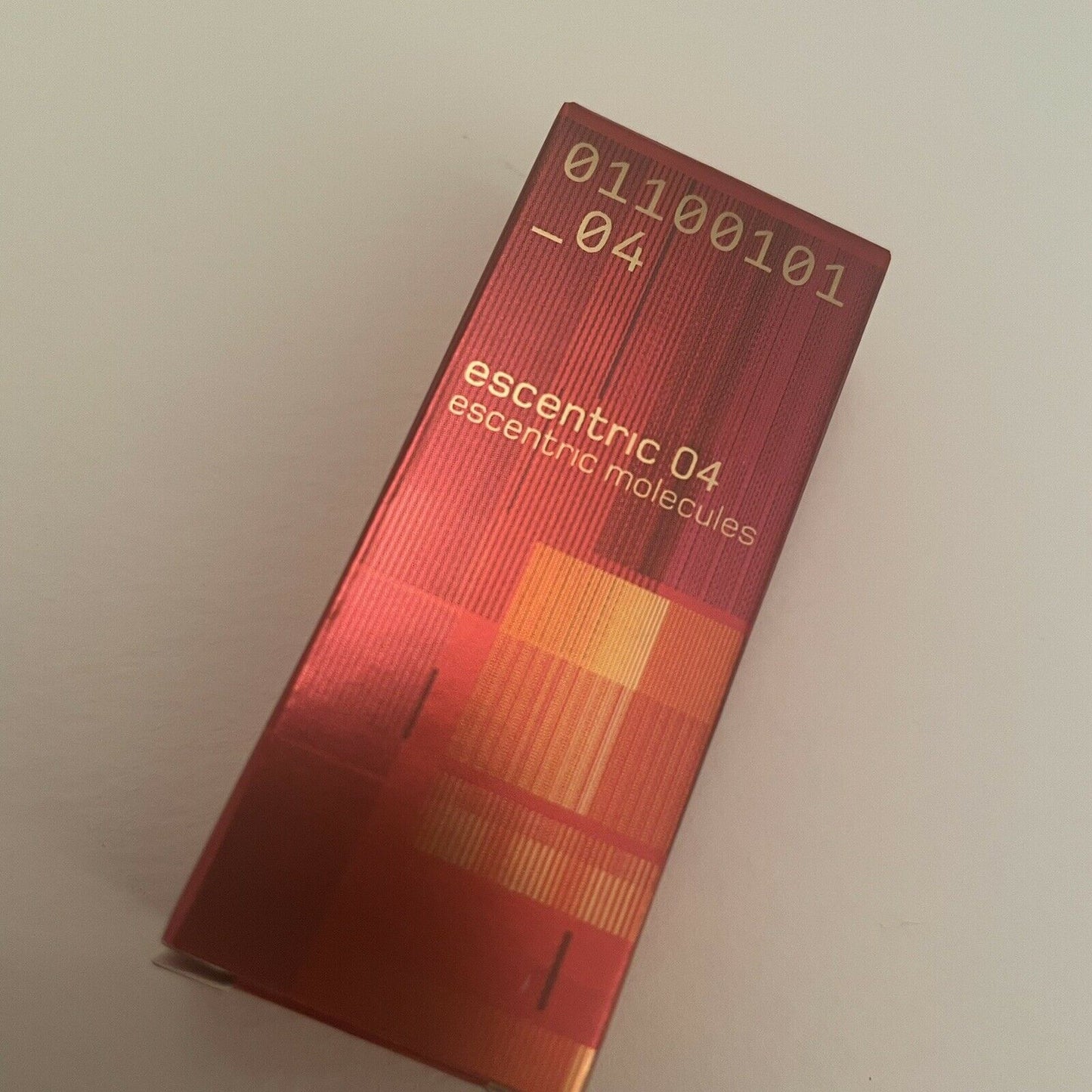 Escentric Molecules Escentric 04 2ml 0.07 fl. 온스 히바탈로스 향수 민트, Escentric Molecules Escentric 04 2ml 0.07 fl. 온스 공식 향수, Escentric Molecules Escentric 04 2ml 0.07 fl. 온스 官方향수样품, Mostră oficială de parfum Escentric Molecules Escentric 04 2ml 0.07 fl. oz.