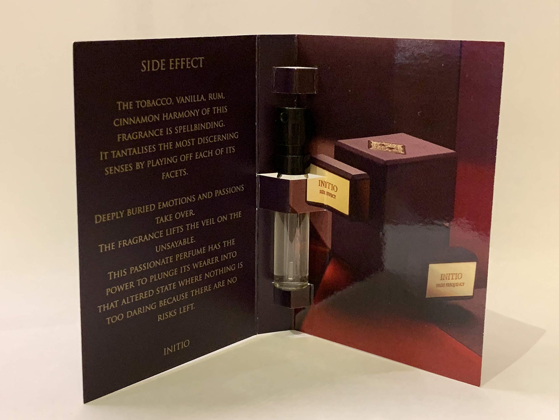 이니티오 사이드 이펙트 1.5ml/0.05 fl.oz. Virallinen hajuvesinäyte, Initio Side Effect 1.5ml/0.05 fl.oz. oficjalna próbka 향수, Initio Side Effect 1.5ml/0.05 fl.oz. officiellt parfymprov, Initio 부작용 1.5ml/0.05 fl.oz. officiel parfumeprøve, Initio 부작용 1.5ml/0.05 f