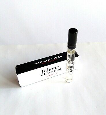 Juliette Has a Gun 바닐라 바이브 4ml 0.135 fl. 온스 실제로, Juliette Has a Gun Vanilla Vibes 4ml 0.135 fl. 온스 oficjalna próbka 향수, Juliette Has a Gun 바닐라 바이브 4ml 0.135 fl. 온스 официальный образец духов, Juliette Has a Gun 바닐라 바이브 4ml 0.135 fl. 온스 우라드니 브조렉 퍼푸마,